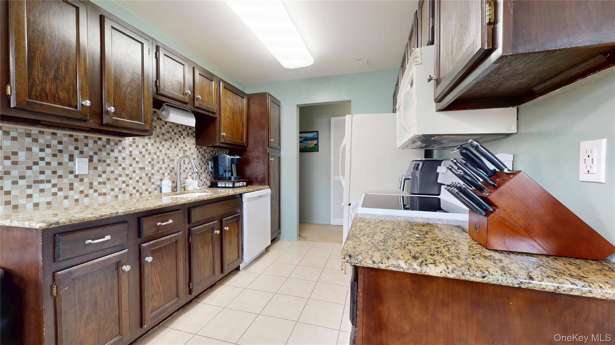 931 Sierra Vista LN, Valley Cottage, NY 10989