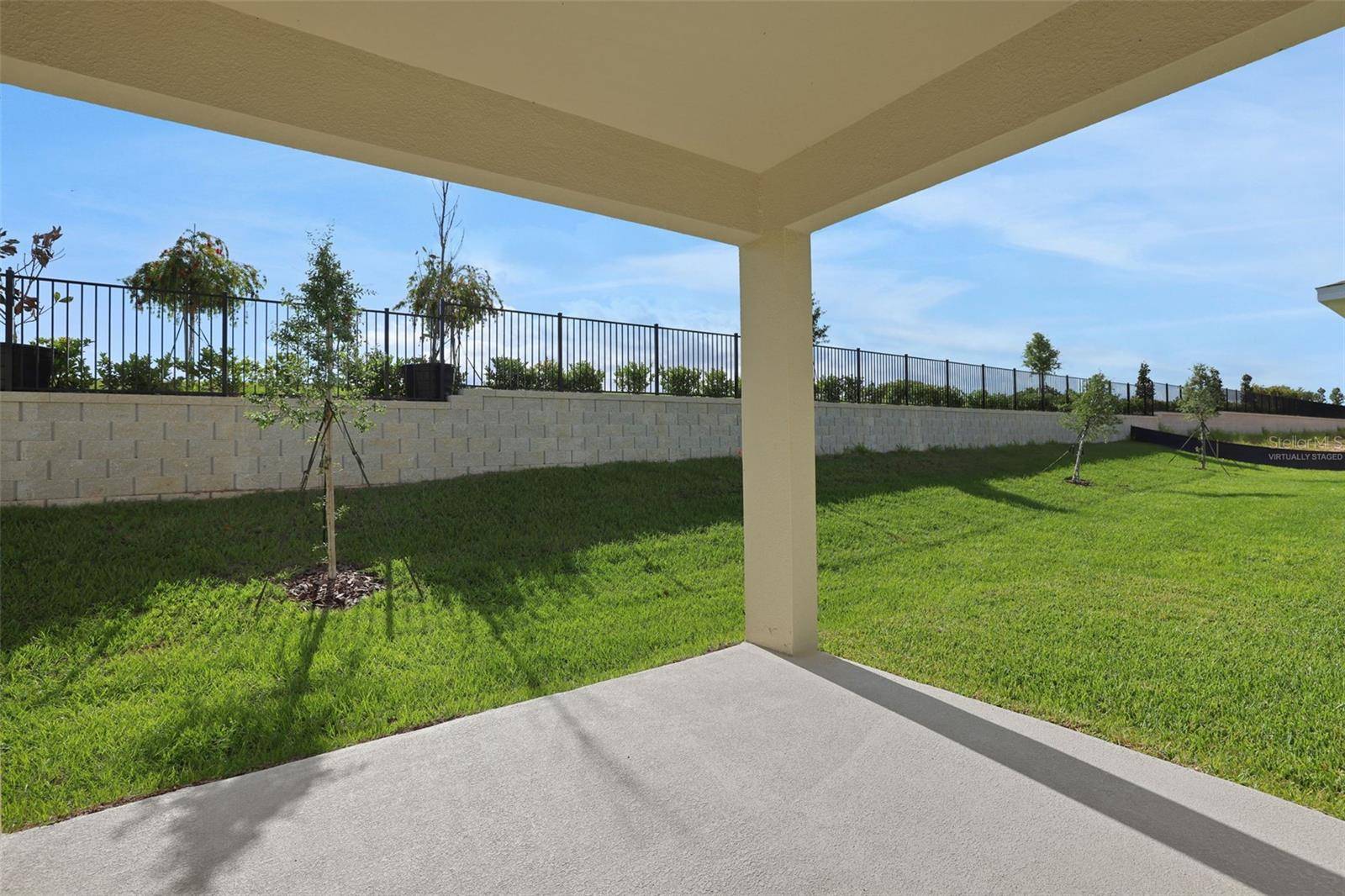 2962 SUPERMARINE RD, Tavares, FL 32778