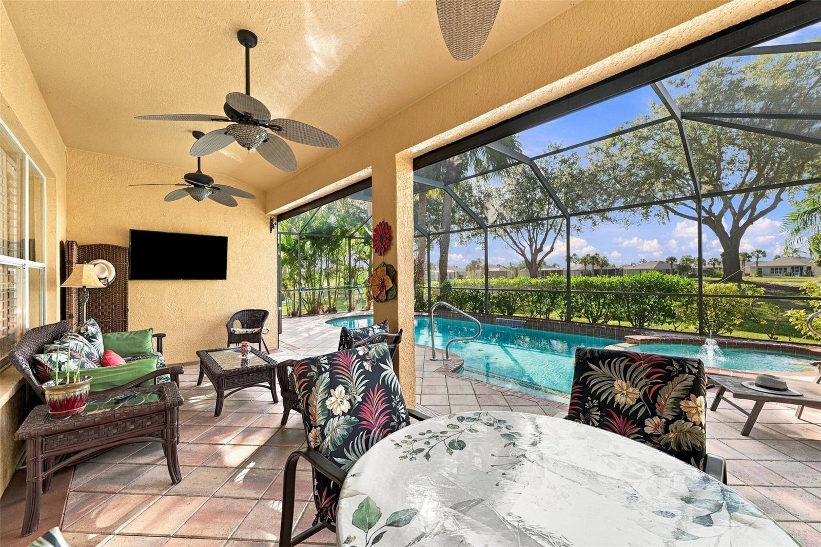 1106 EMERALD DUNES DR, Sun City Center, FL 33573