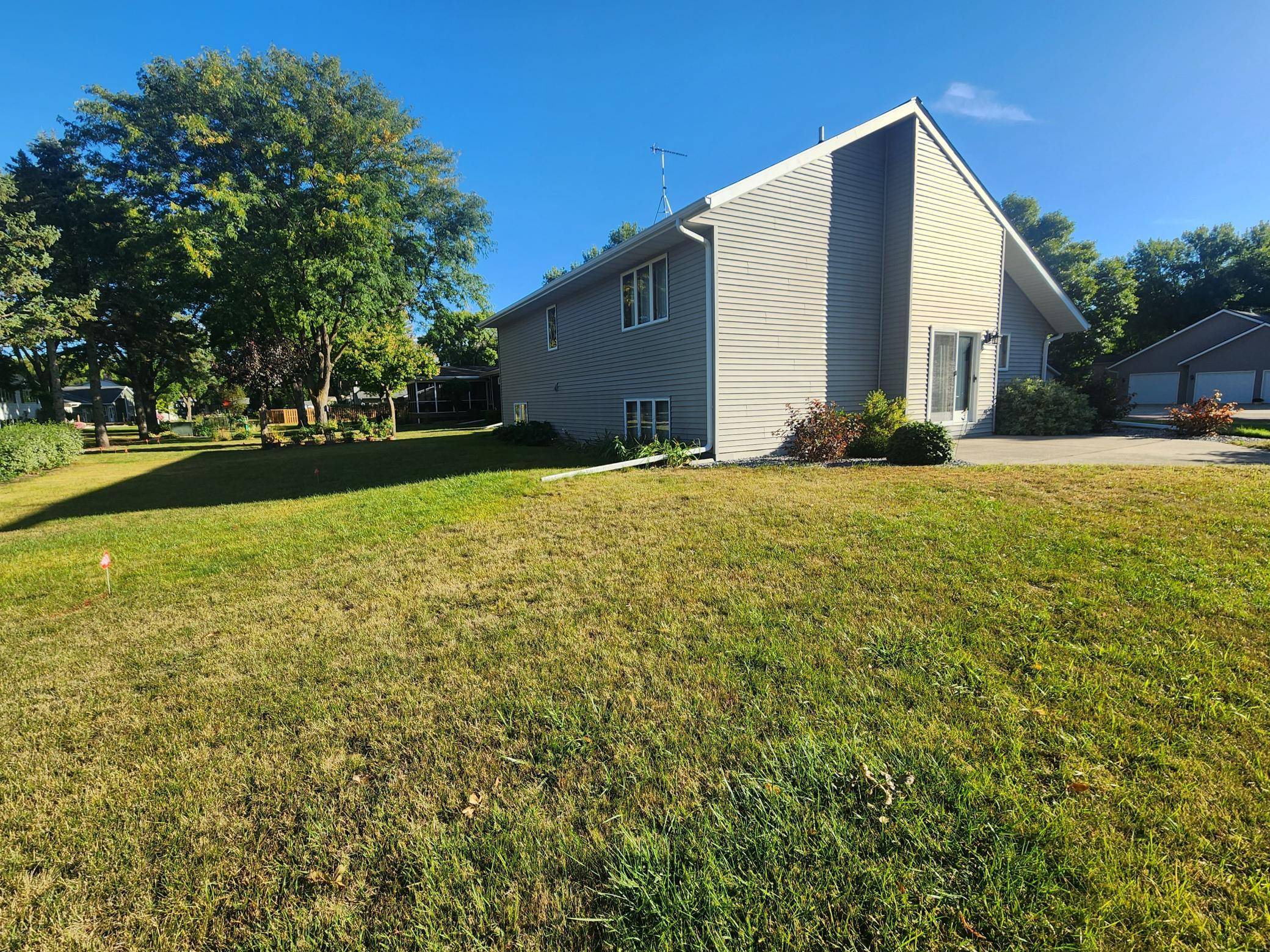 512 Galles DR, Redwood Falls, MN 56283