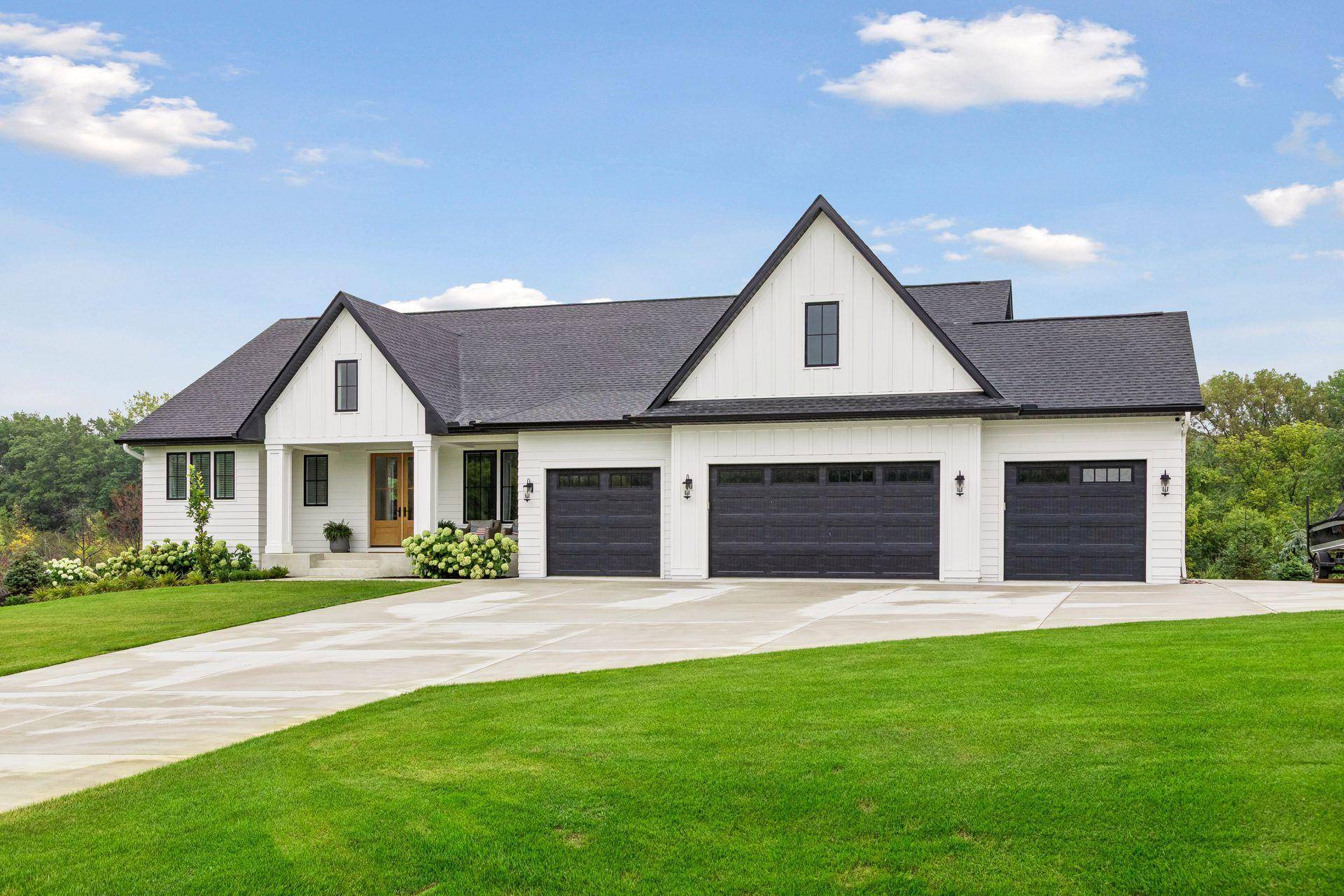 9763 Frontier LN, Lakeville, MN 55044