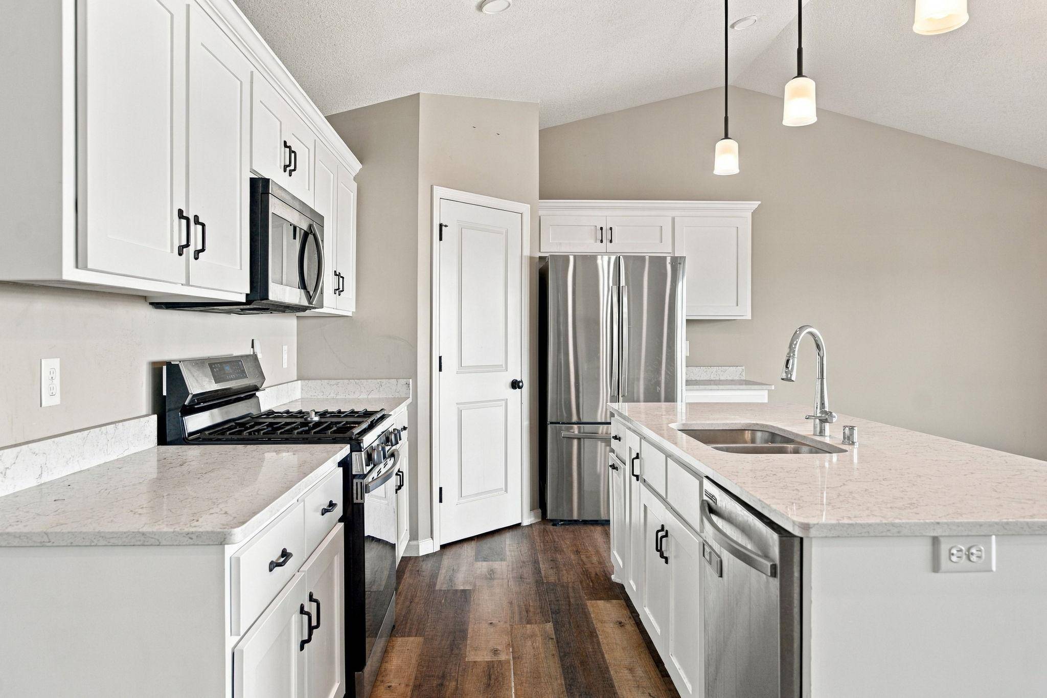 10097 Mississippi Dunes BLVD S, Cottage Grove, MN 55016