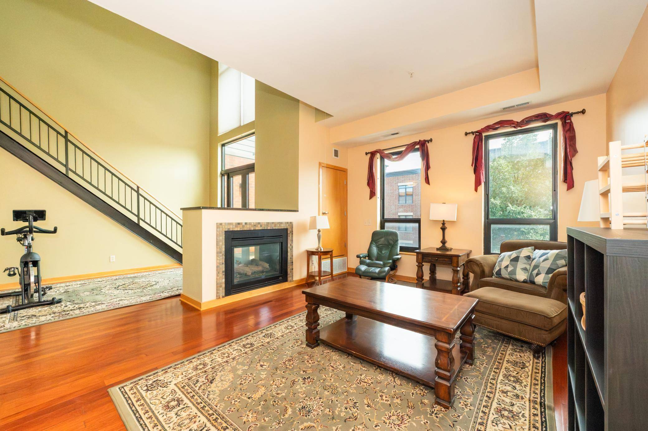 9 W Franklin AVE #315, Minneapolis, MN 55404