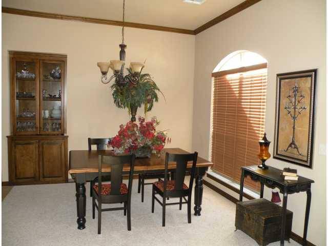 8709 NW 105th ST, Oklahoma City, OK 73162