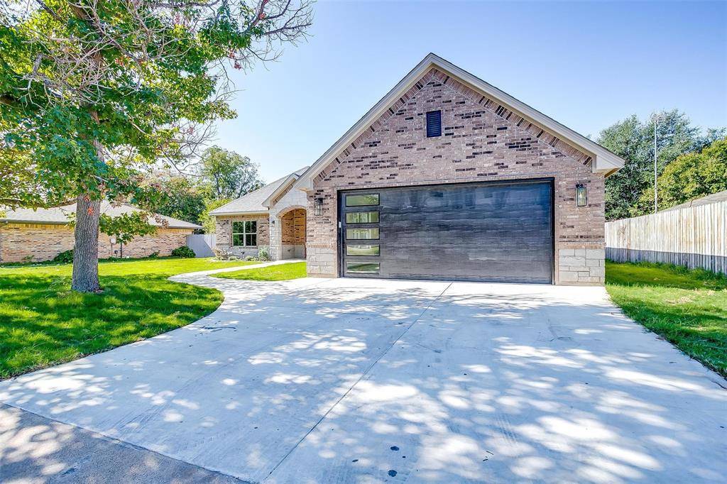 908 Meadowlark Lane, Granbury, TX 76048