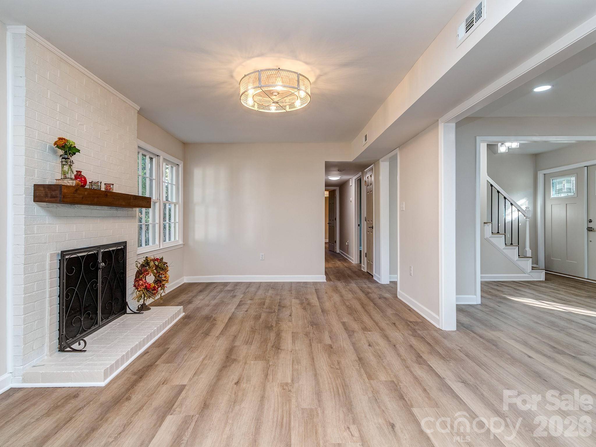 2041 Glouchester CIR, Charlotte, NC 28226