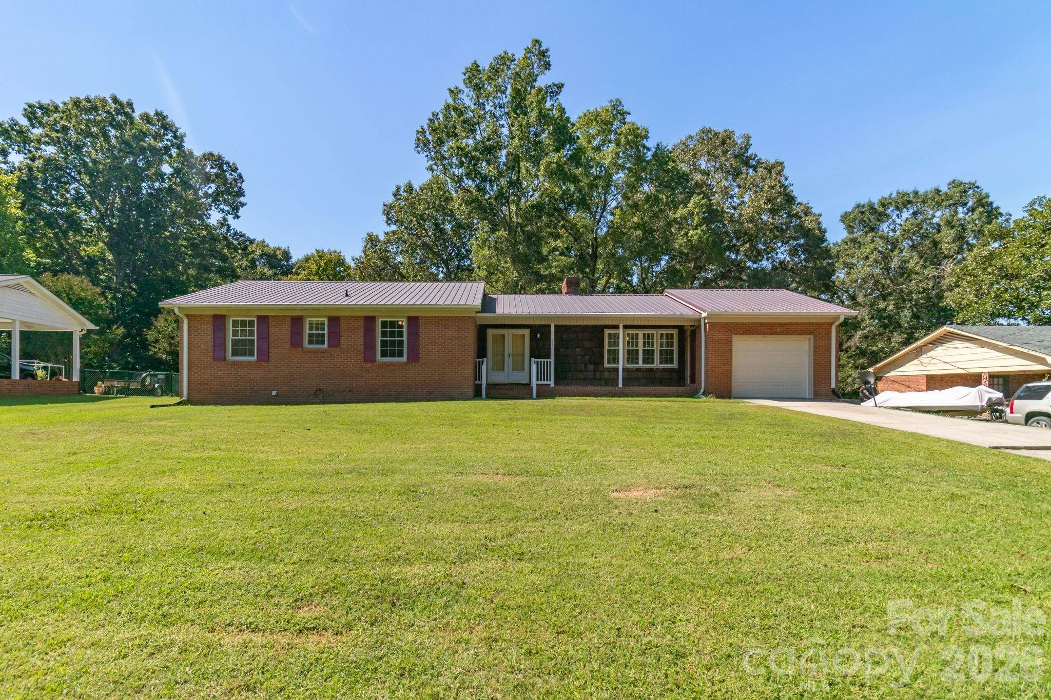 115 Monroe DR, Lexington, NC 27295