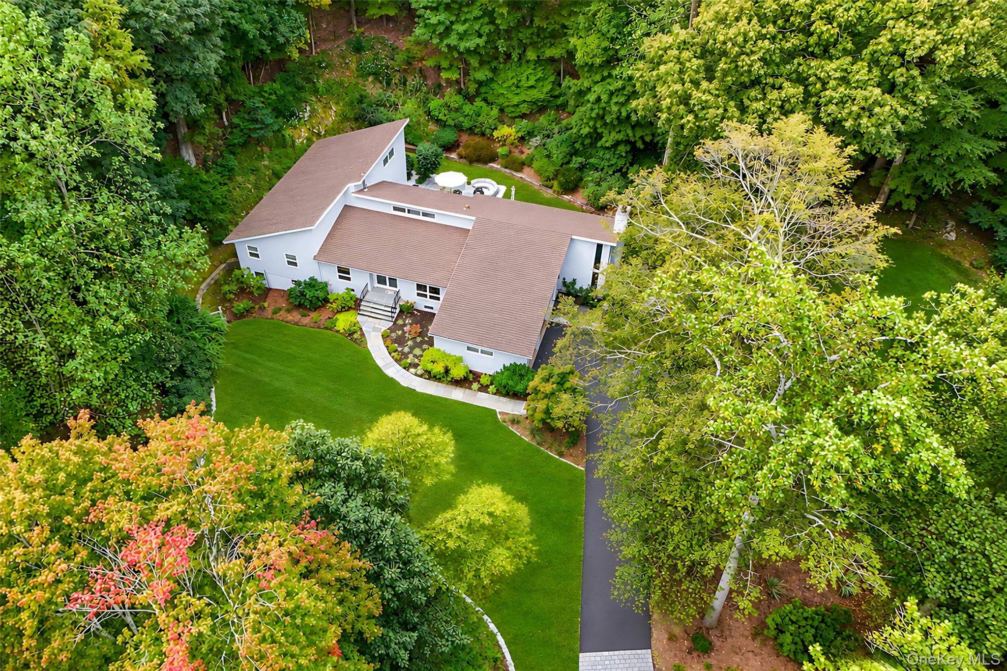 26 Cecilia LN, Pleasantville, NY 10570