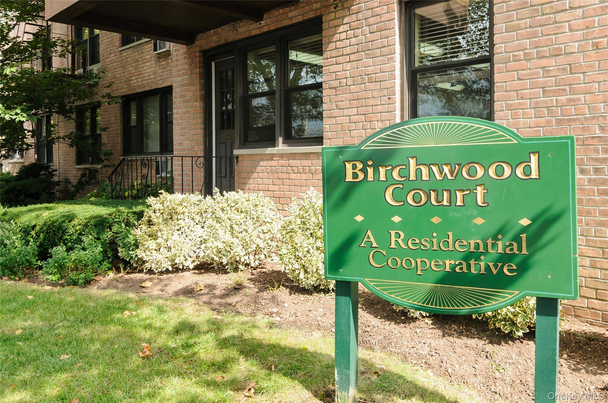 5 Birchwood CT #2-0, Mineola, NY 11501