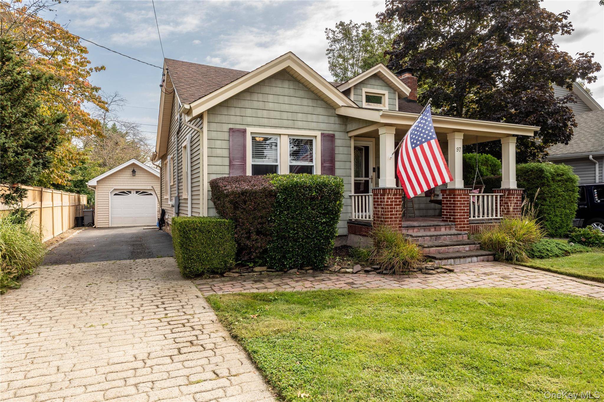 97 Highland AVE, Patchogue, NY 11772