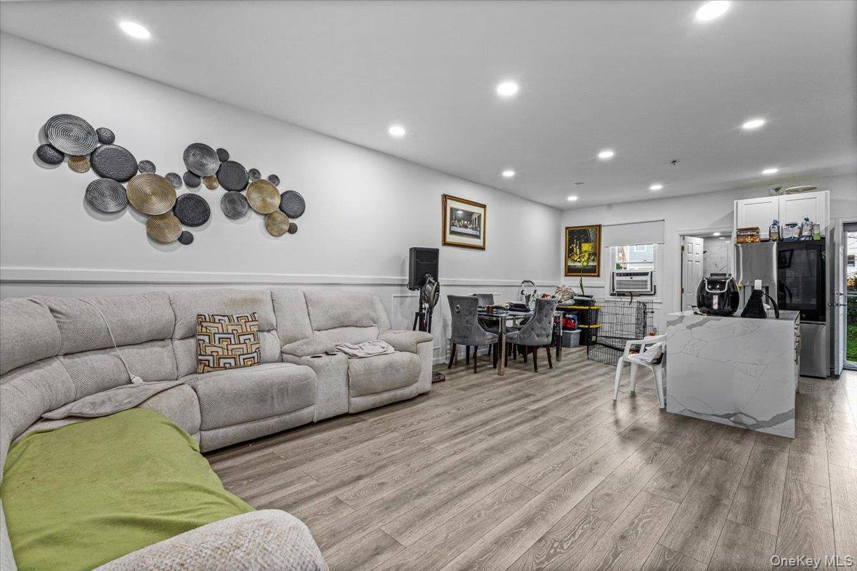 10351 101st ST, Richmond Hill, NY 11417