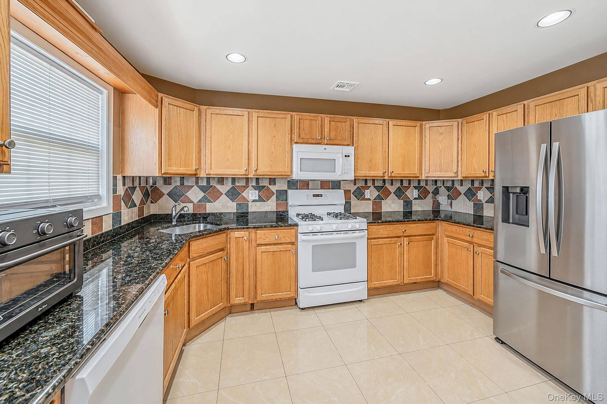 19 Oceanview BLVD, Manorville, NY 11949