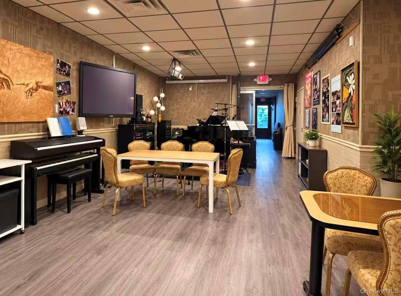 42-32 162nd ST, Flushing, NY 11358