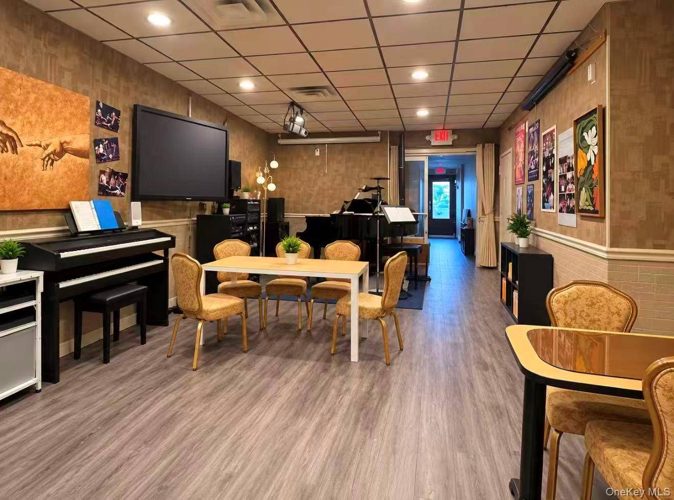 42-32 162nd ST, Flushing, NY 11358