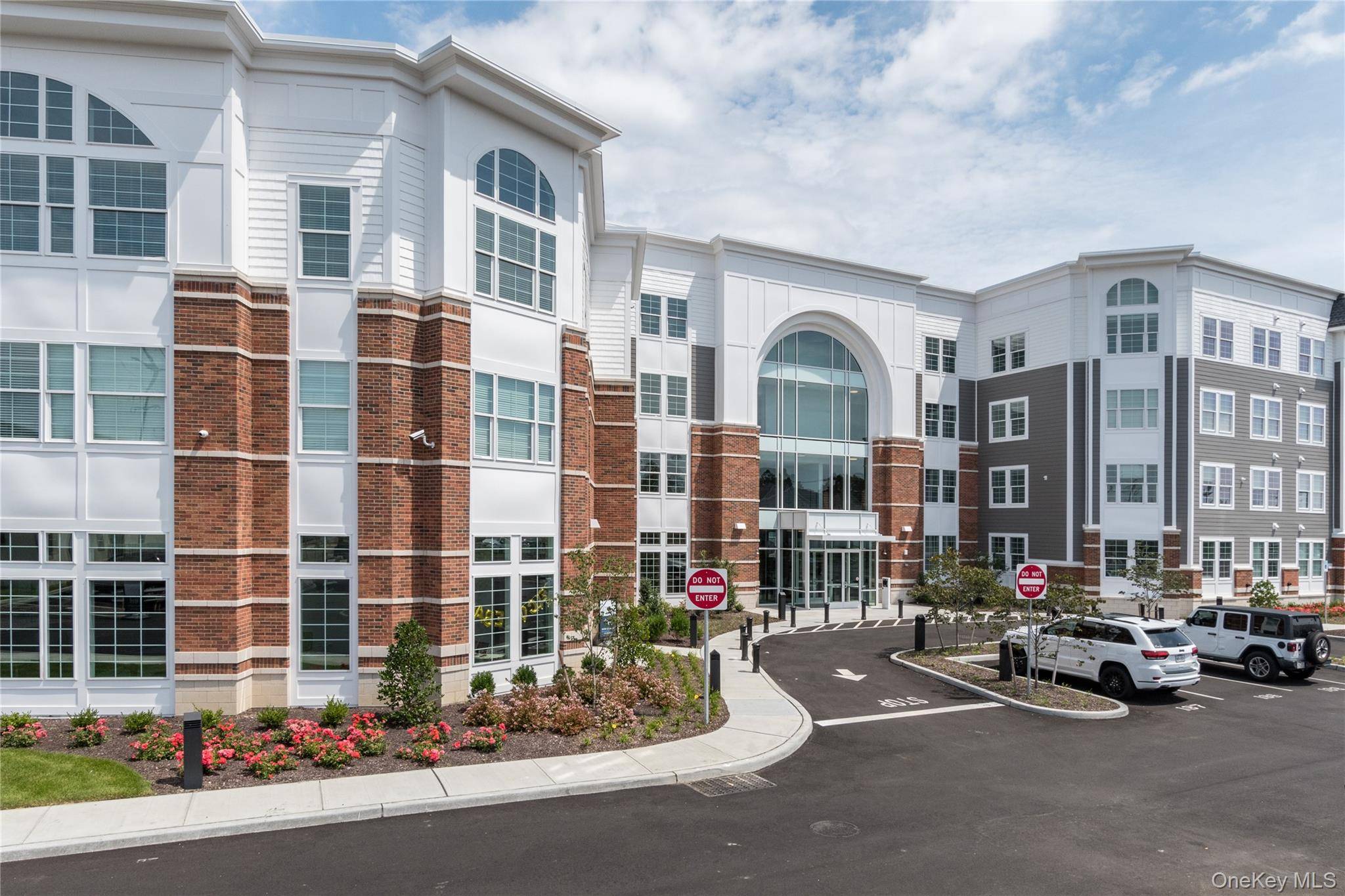 2070 E Hoffman AVE #2070, Lindenhurst, NY 11757