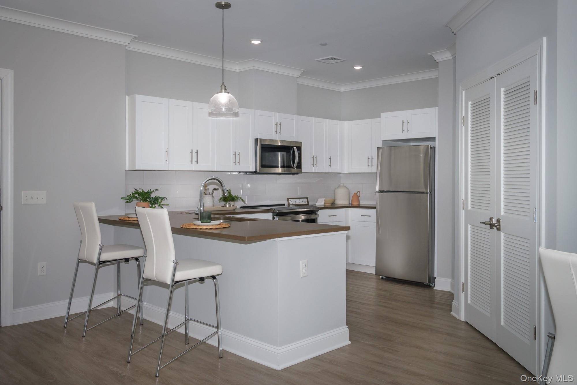 2070 E Hoffman AVE #2070, Lindenhurst, NY 11757