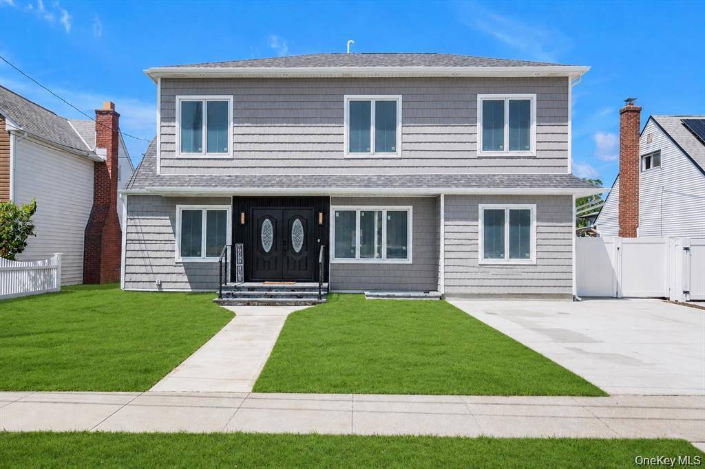 22 Miller CIR, Hicksville, NY 11801