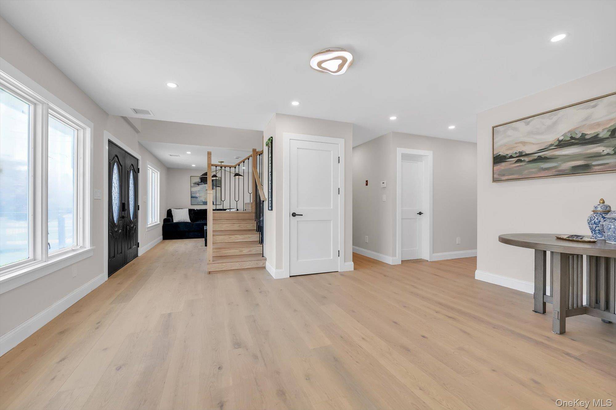 22 Miller CIR, Hicksville, NY 11801