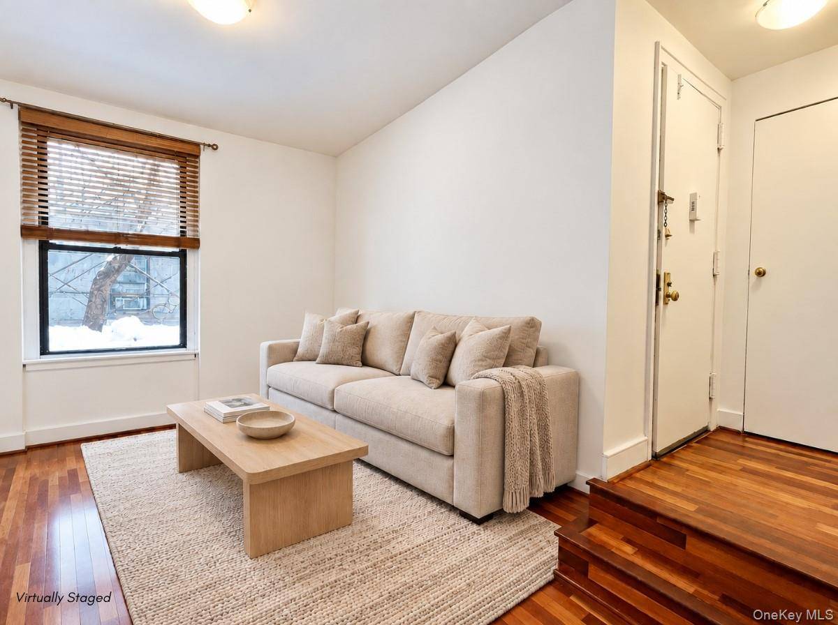 21-28 35 ST #1G, Astoria, NY 11105