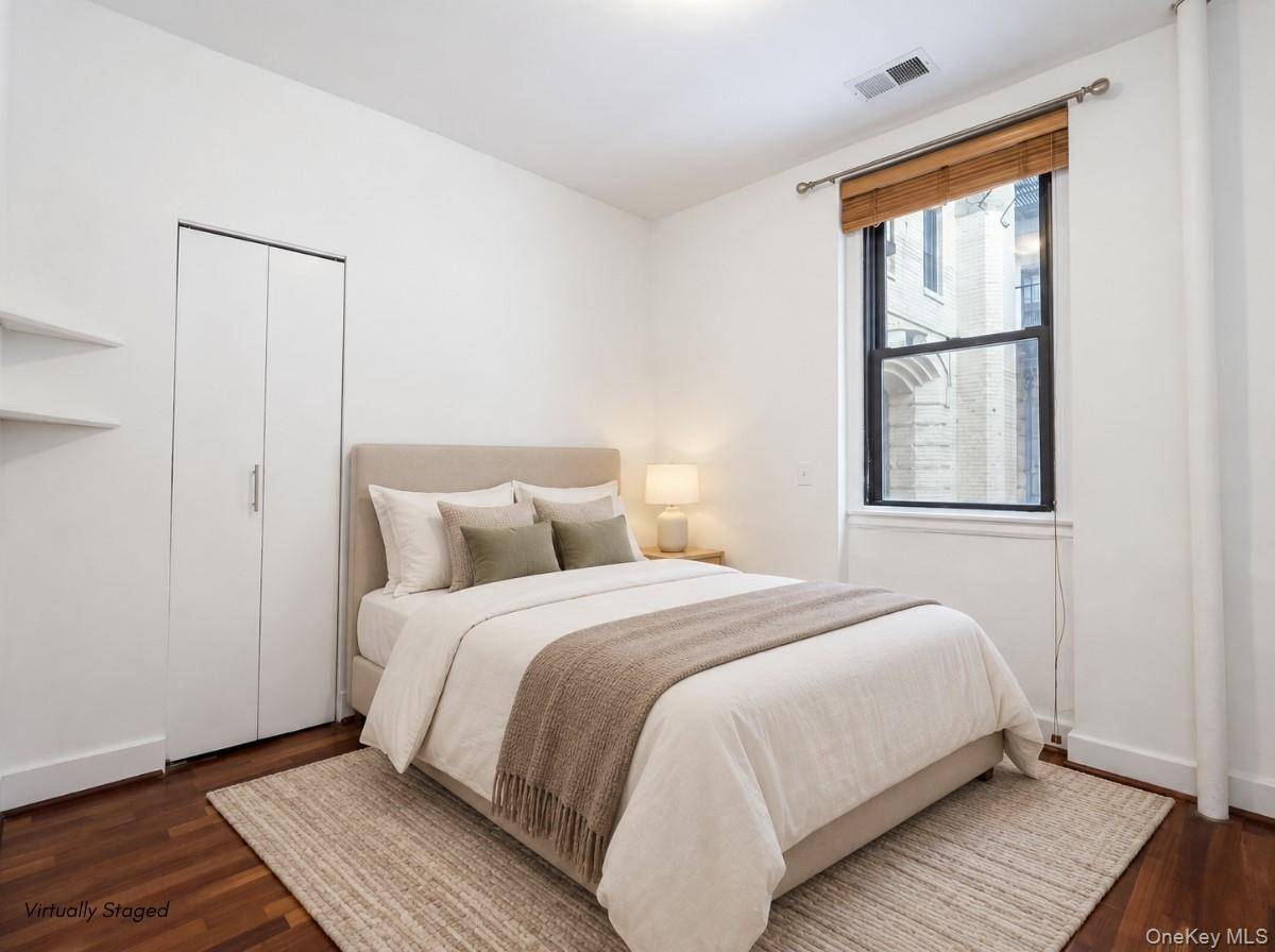 21-28 35 ST #1G, Astoria, NY 11105