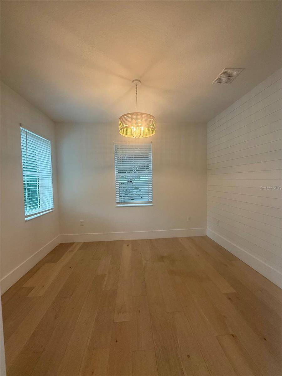 3319 S OSPREY AVE, Sarasota, FL 34239