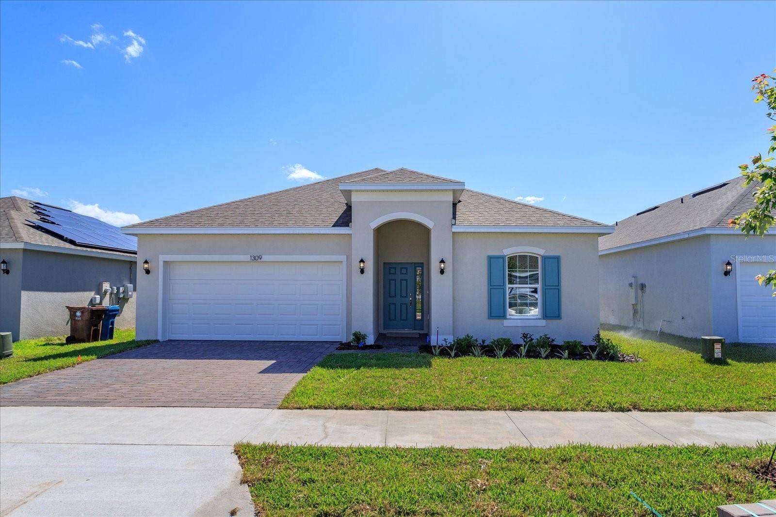 2914 SUPERMARINE RD, Tavares, FL 32778