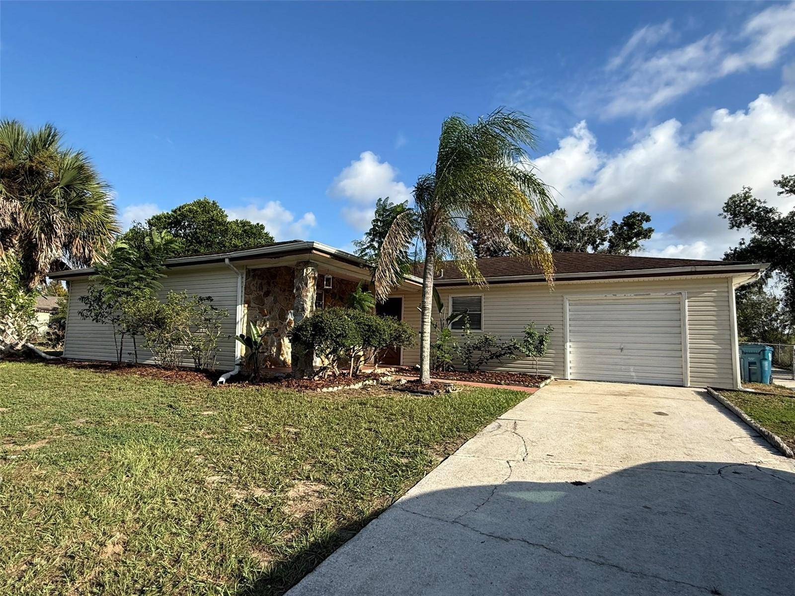 2024 BEL OMBRE CIR, Lake Wales, FL 33898