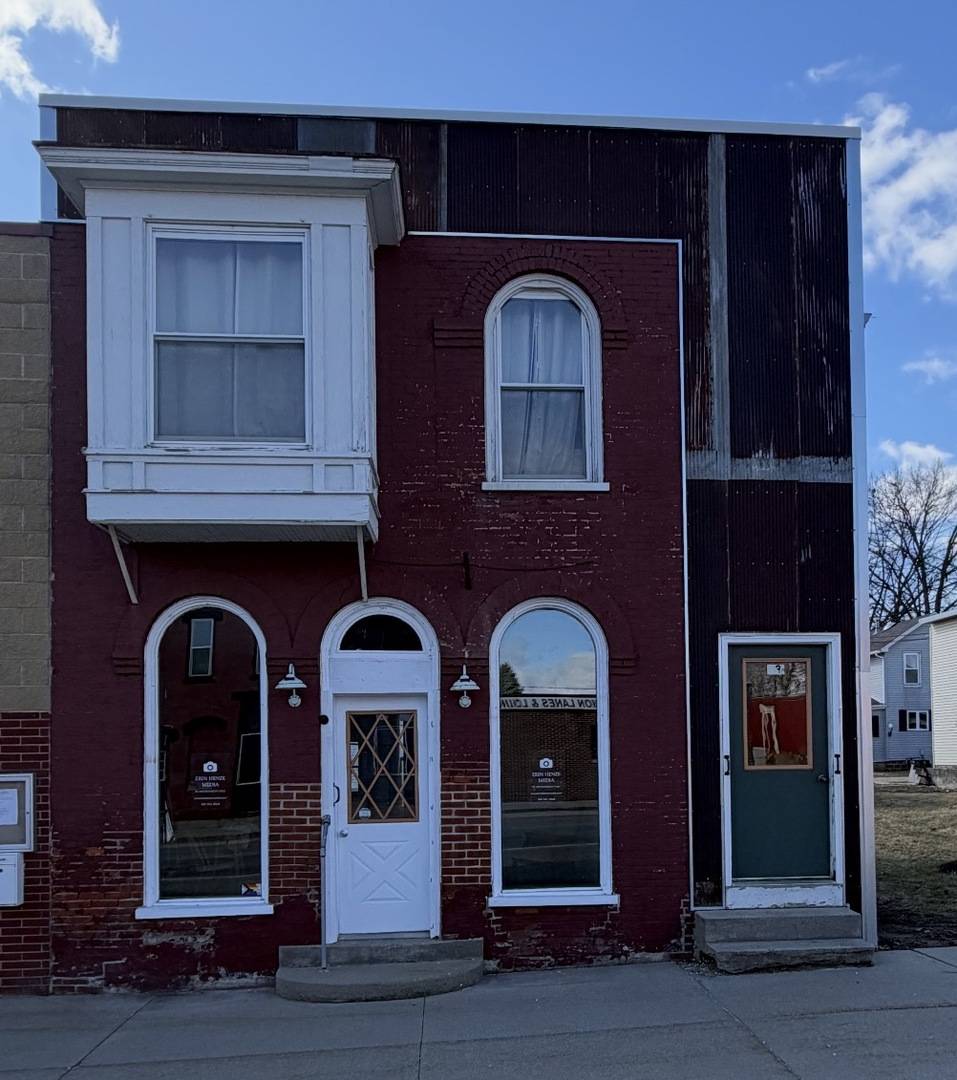 13 E Market ST, Shannon, IL 61078