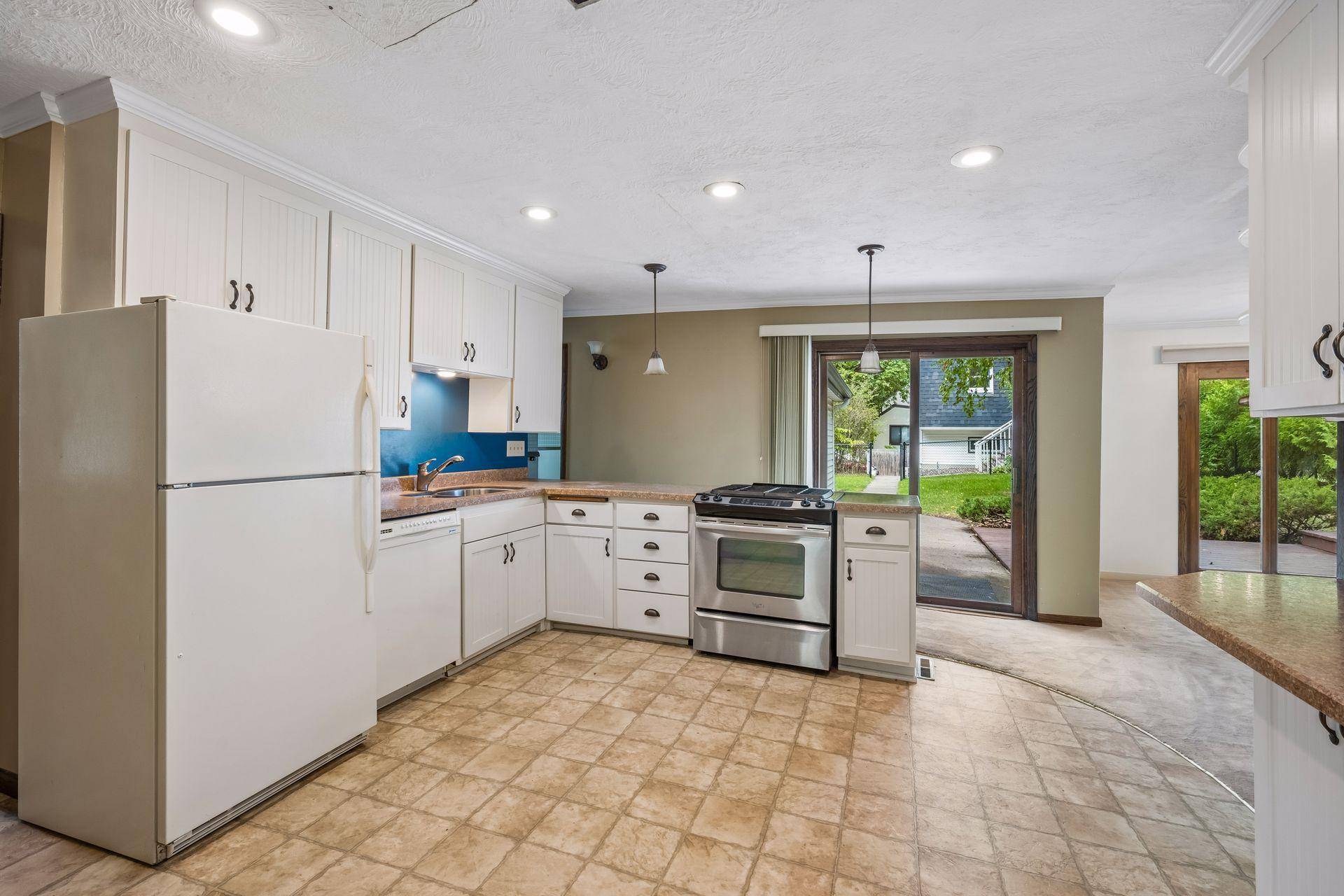 321 Benton ST, Anoka, MN 55303