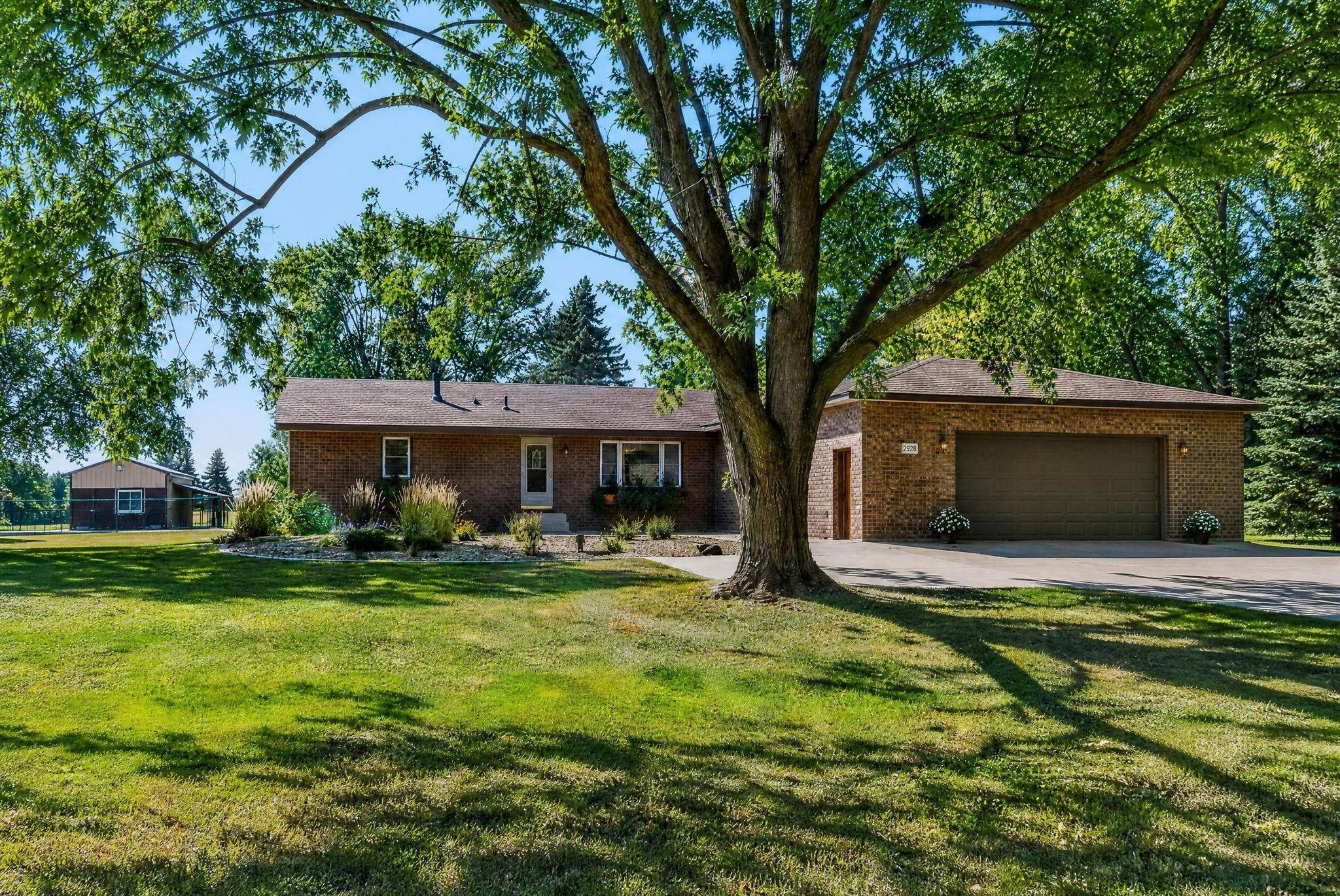 8840 235th ST W, Lakeville, MN 55044