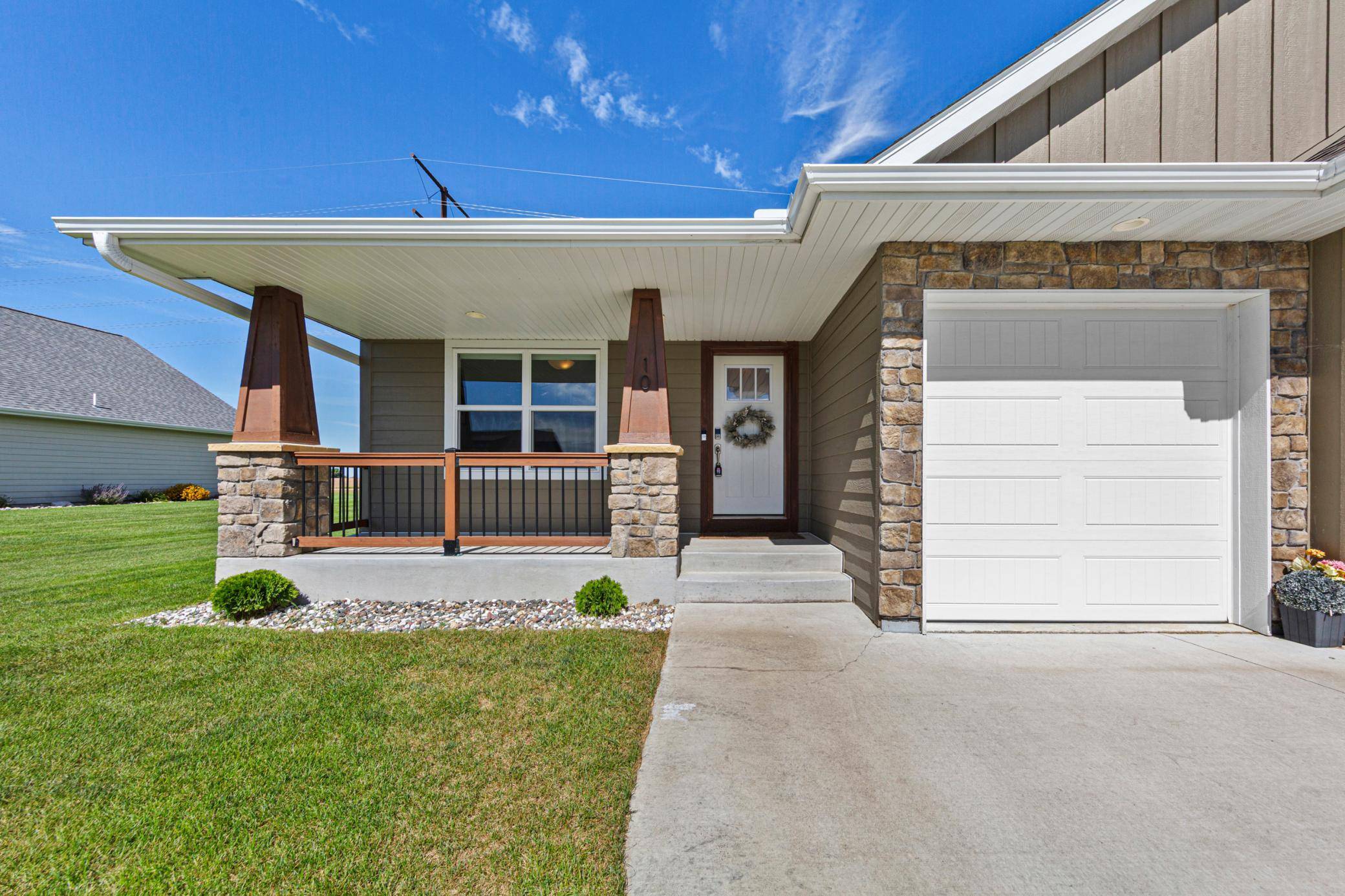 10 Sunset CT, North Mankato, MN 56003