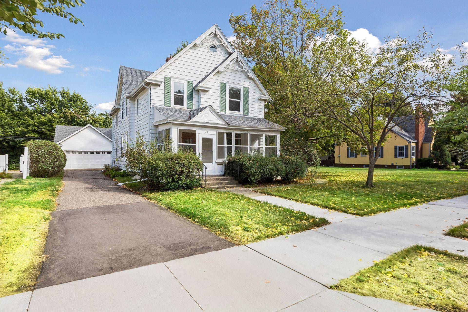 221 11th Avenue North, Hopkins, MN 55343