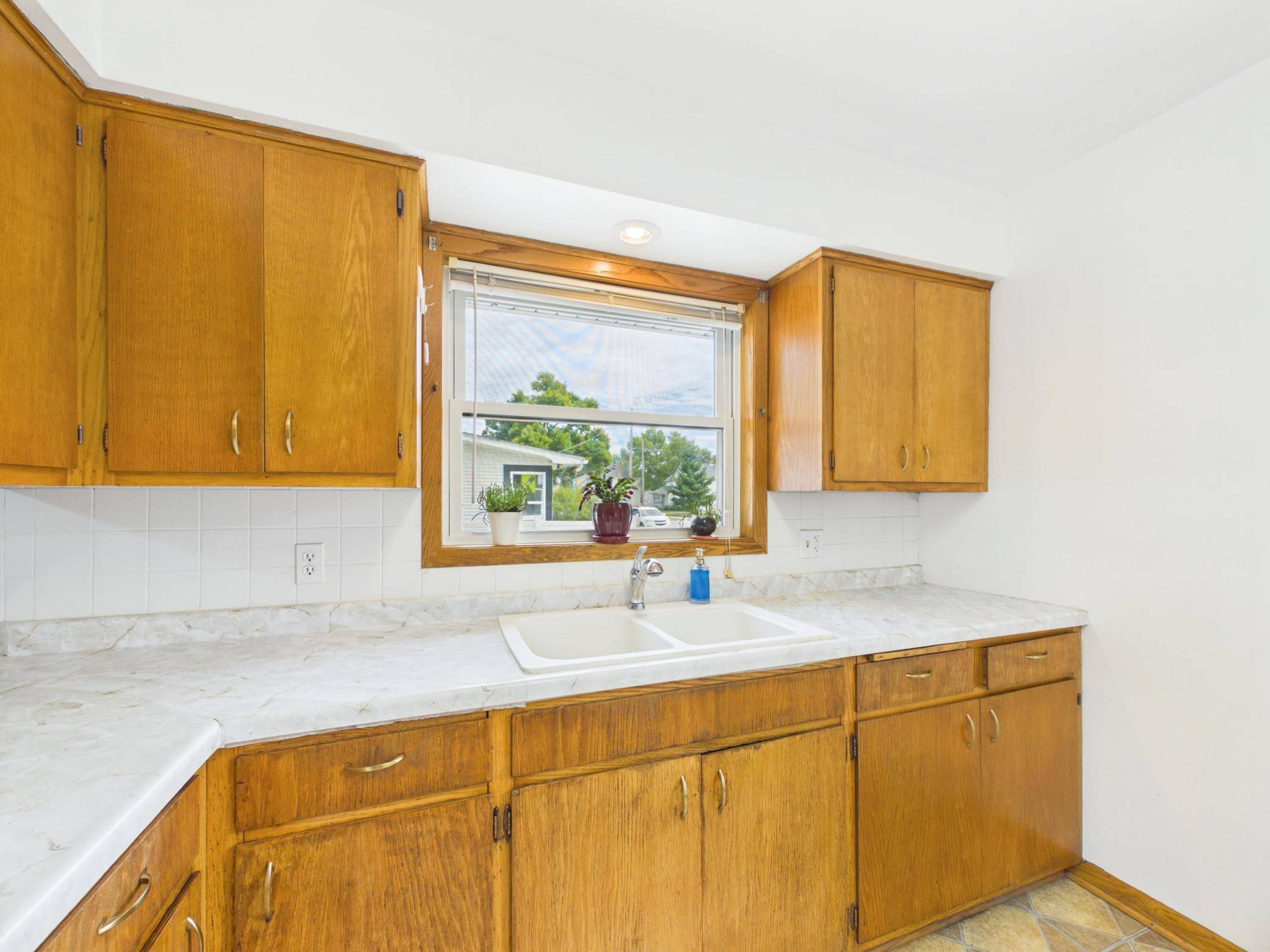205 3rd ST SE, Melrose, MN 56352