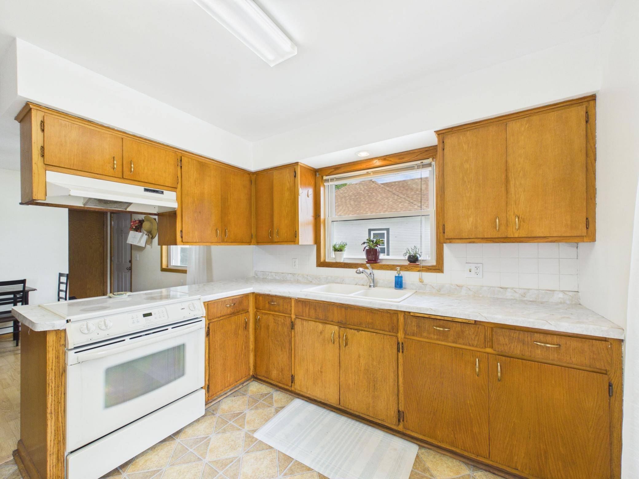 205 3rd ST SE, Melrose, MN 56352