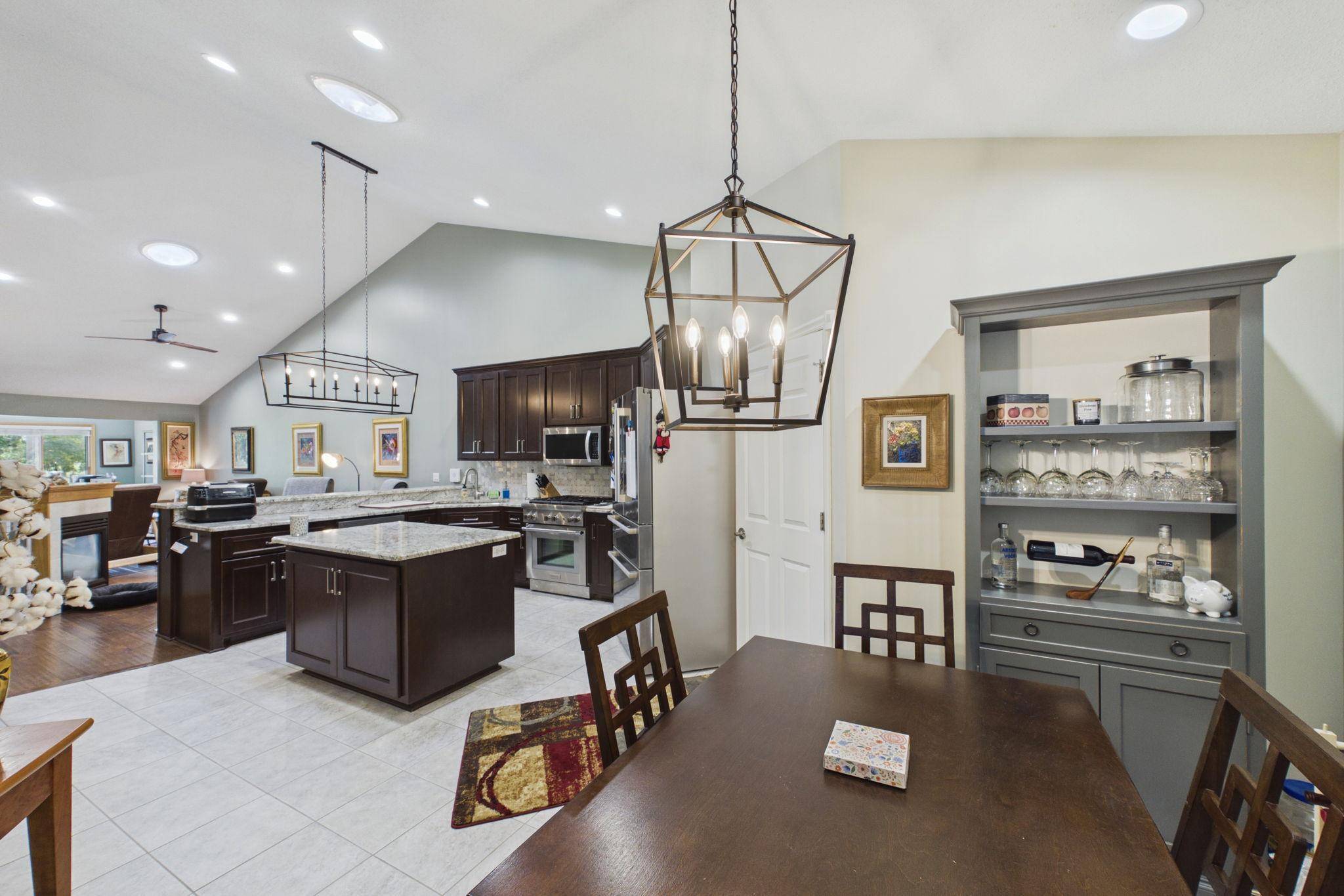 4201 93rd AVE N, Brooklyn Park, MN 55443