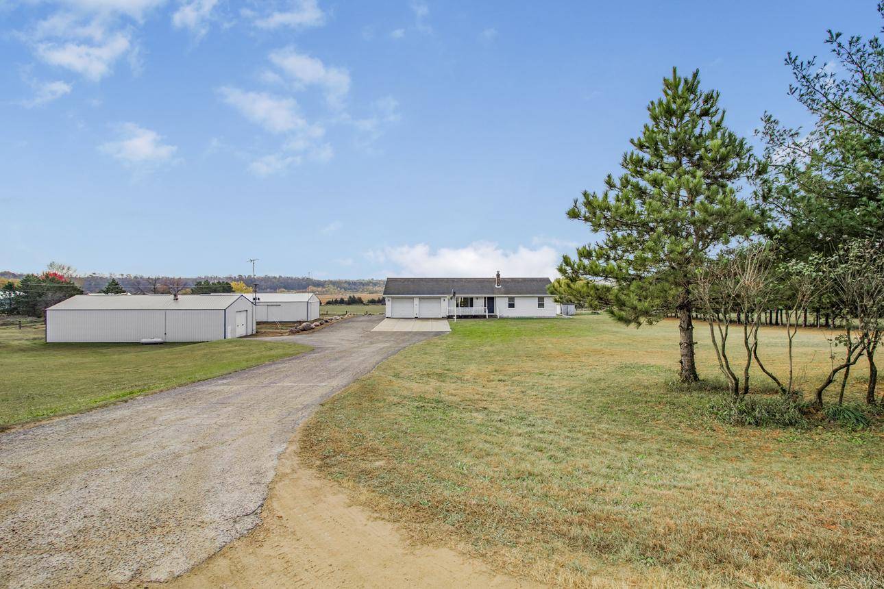 6851 W 195th ST, Jordan, MN 55352