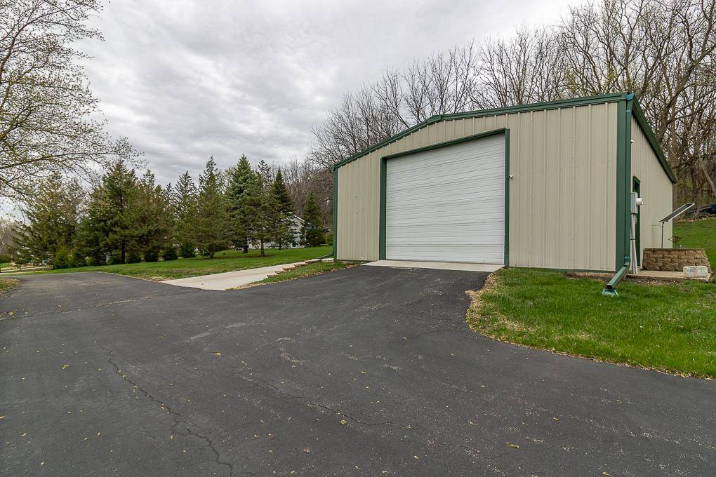 35425 Shakpays Cove RD, Kasota, MN 56050