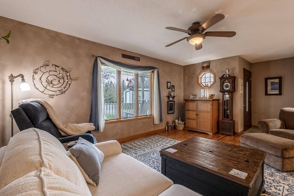 35425 Shakpays Cove RD, Kasota, MN 56050
