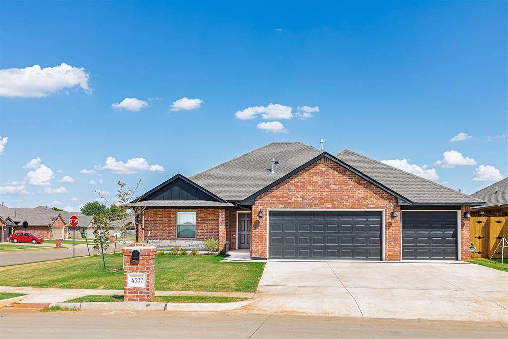 4537 Adobe CT, Yukon, OK 73099