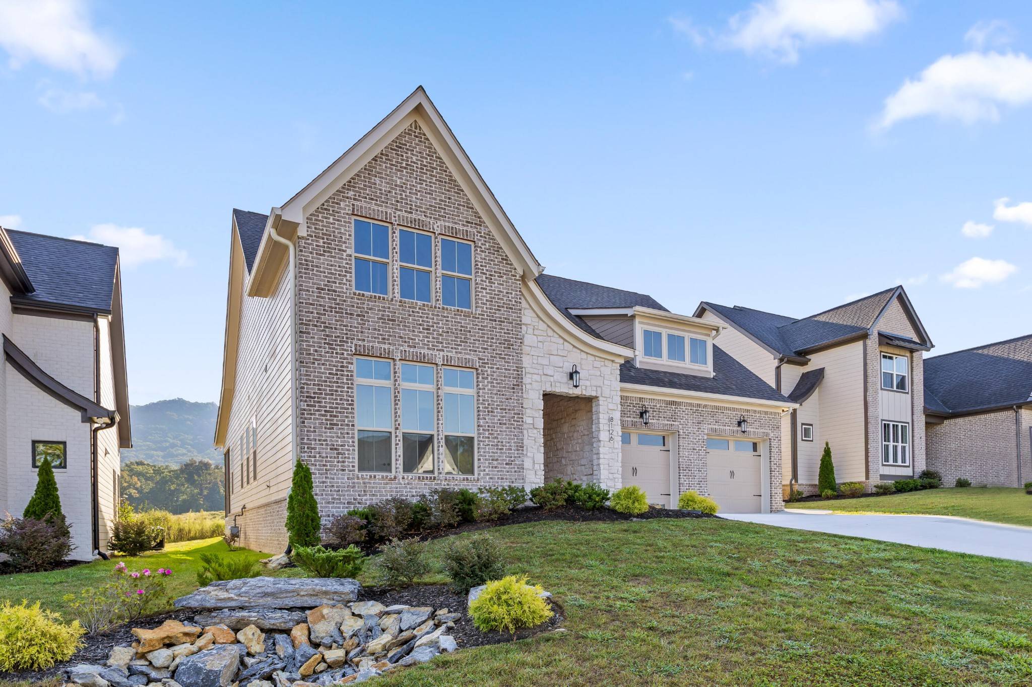 8126 Sir Oliphant Way, Ooltewah, TN 37363