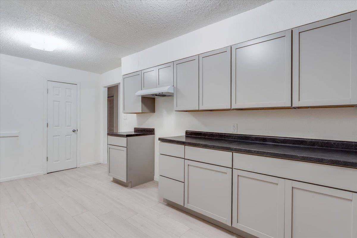 1233 N Lorraine, Wichita, KS 67214