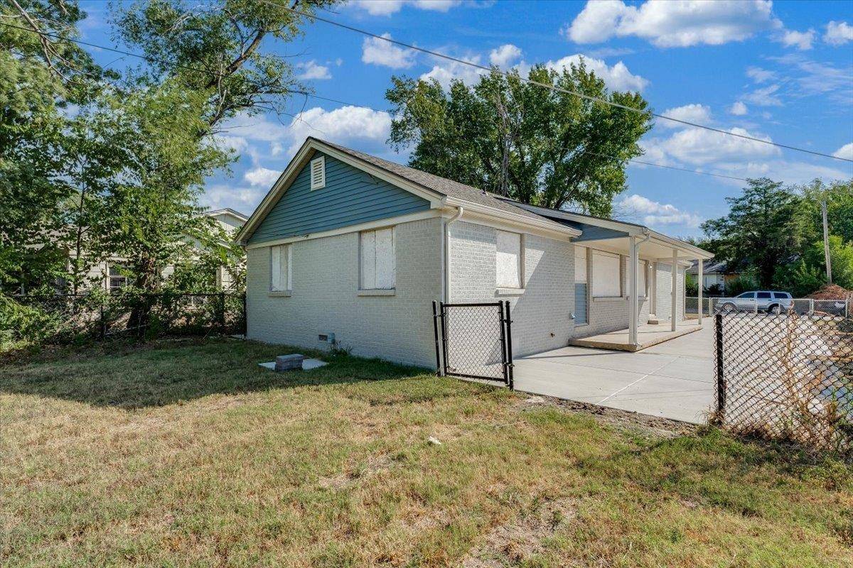 1233 N Lorraine, Wichita, KS 67214