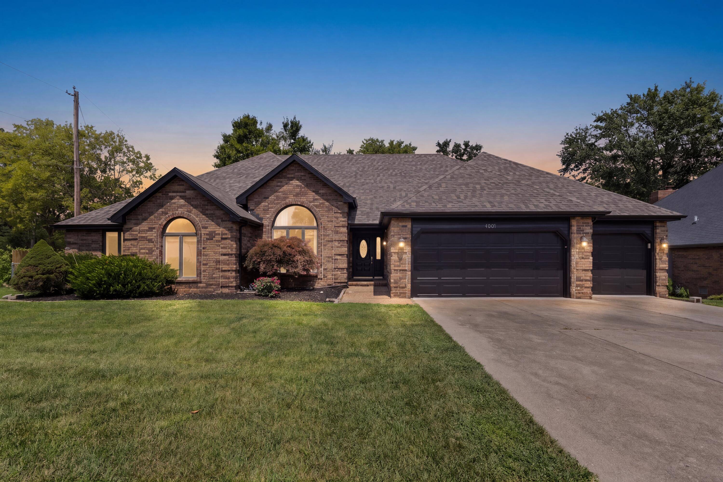 4081 E Kingsbury ST, Springfield, MO 65809