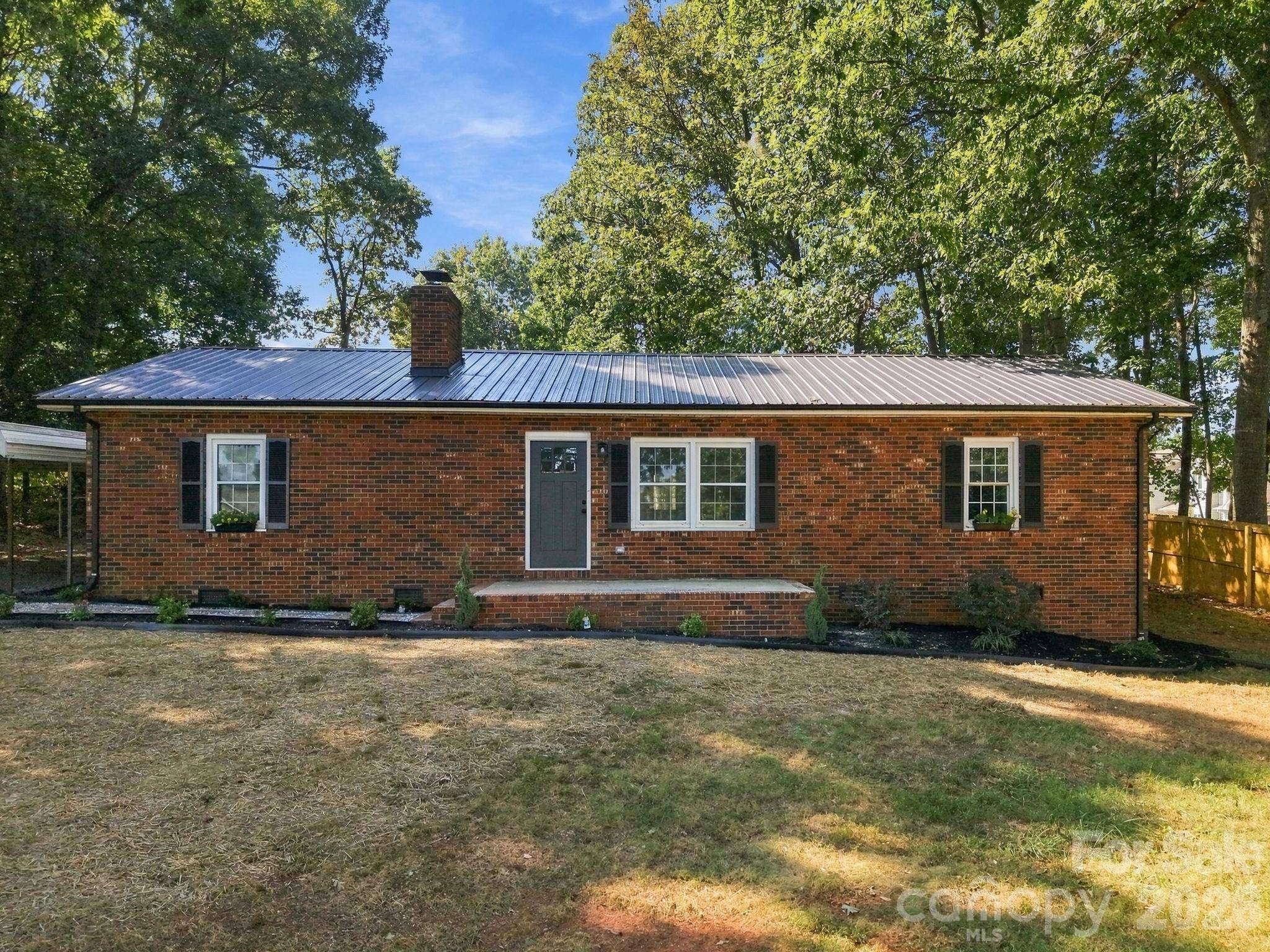 3231 Frazier DR, Claremont, NC 28610