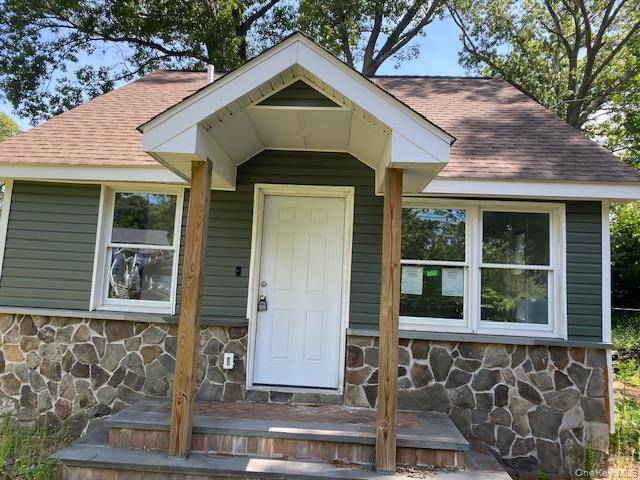 57 N Washington AVE, Centereach, NY 11720
