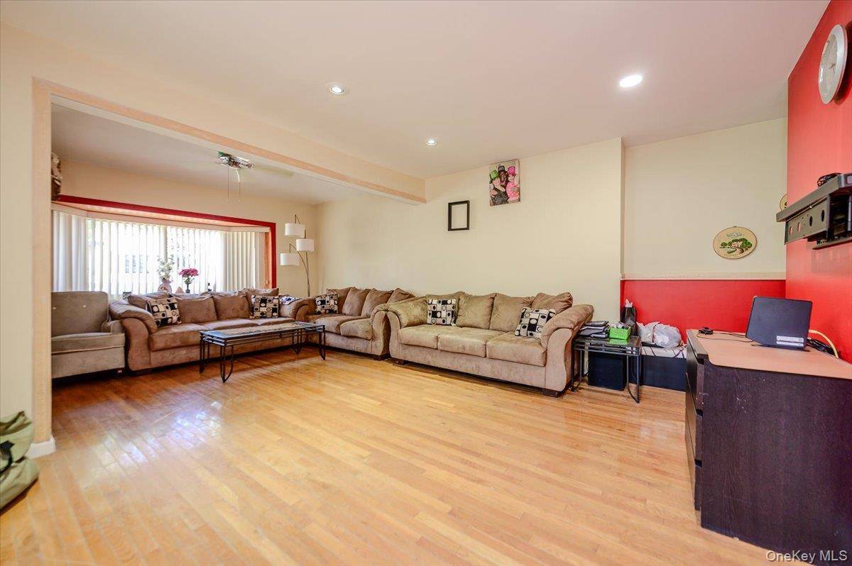 950 Edison AVE, Bronx, NY 10465