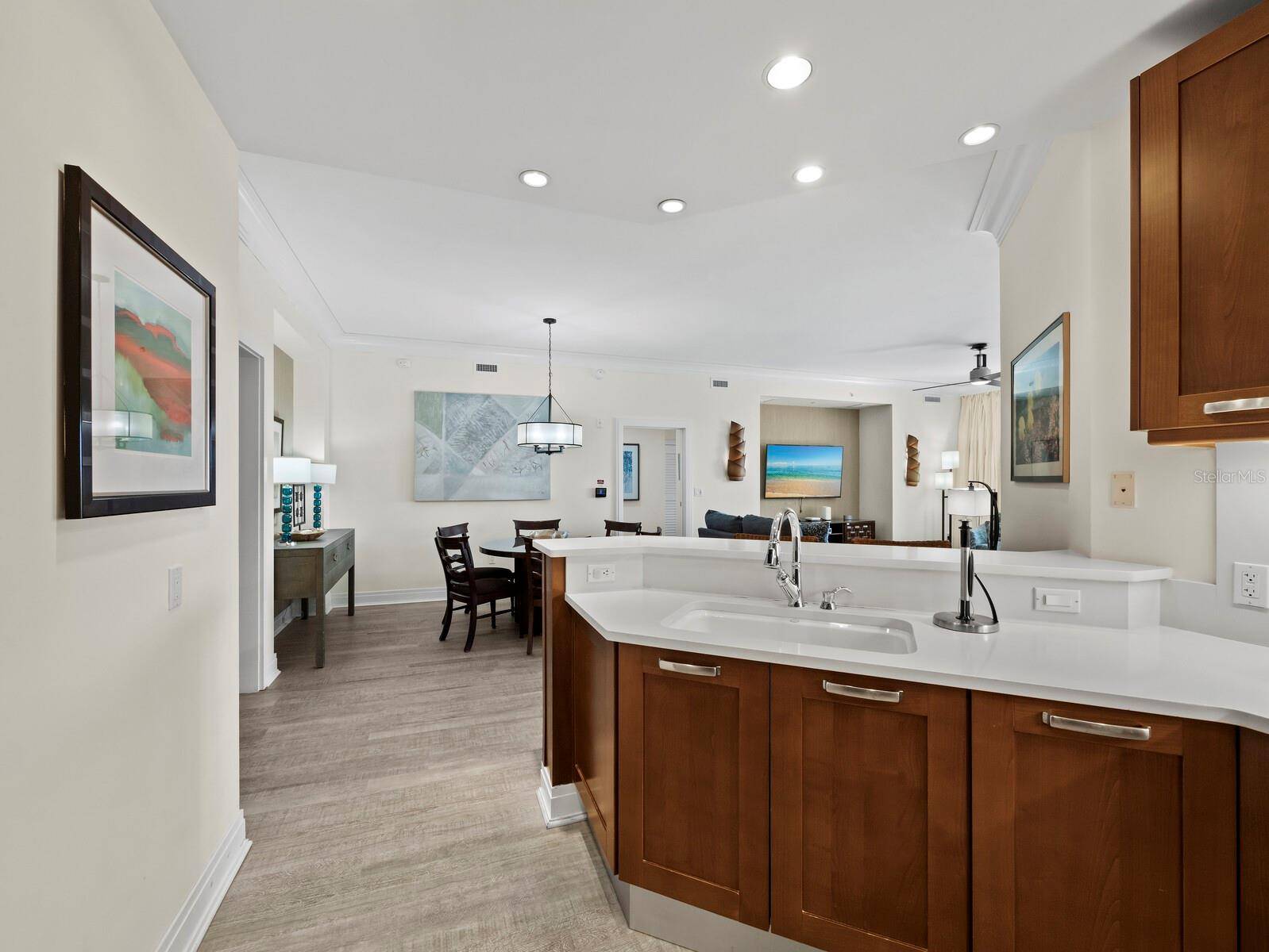 915 SEASIDE DR #310, Sarasota, FL 34242
