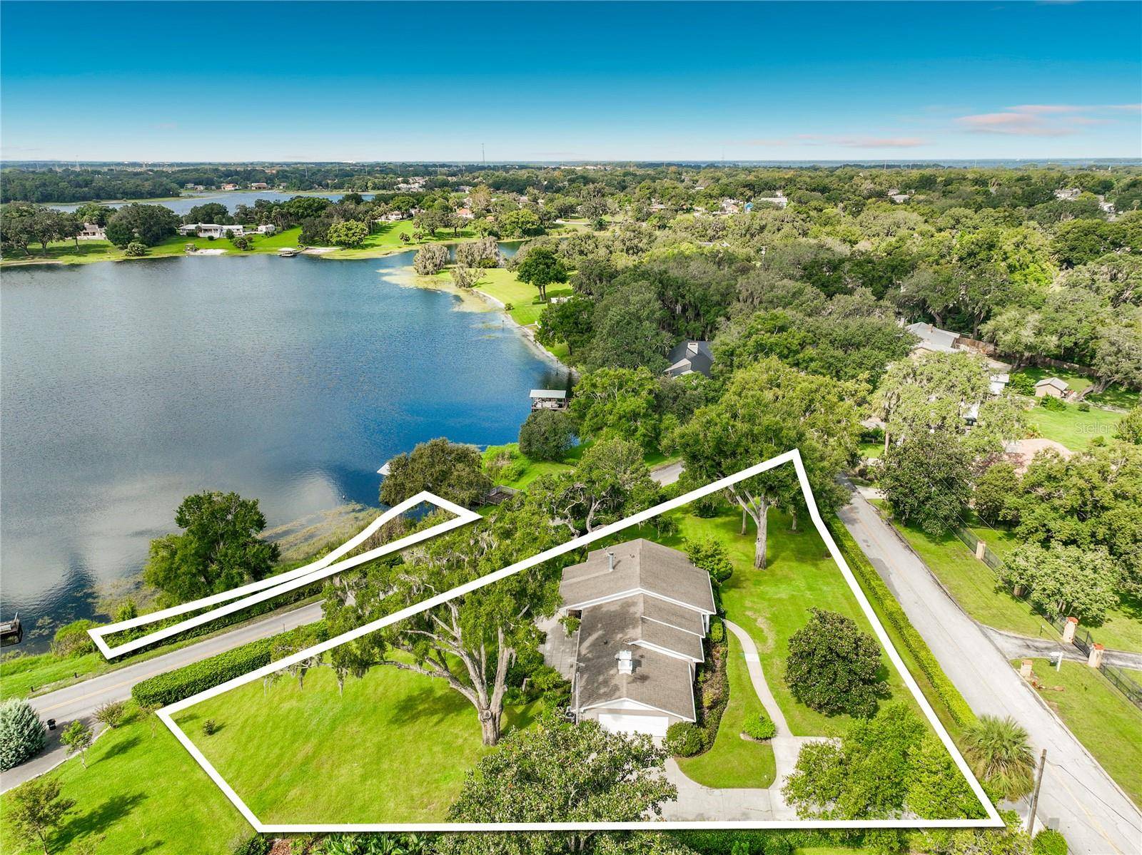 1800 COUNTRY CLUB DR, Eustis, FL 32726