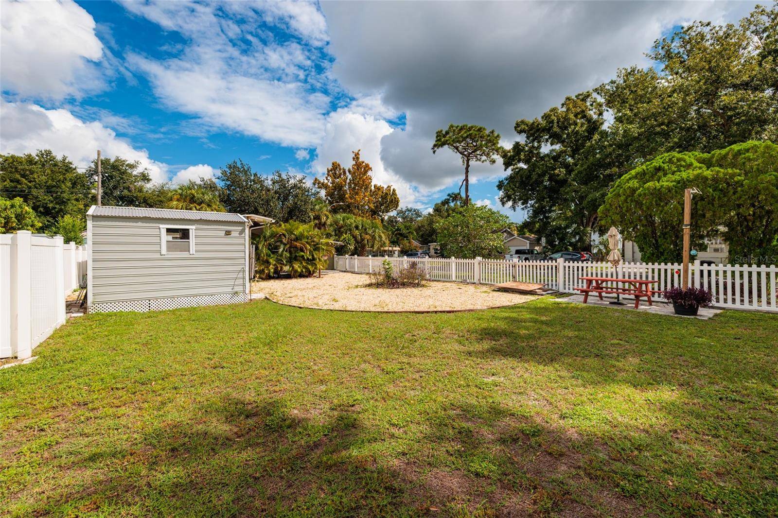 1903 30TH AVE N, St Petersburg, FL 33713
