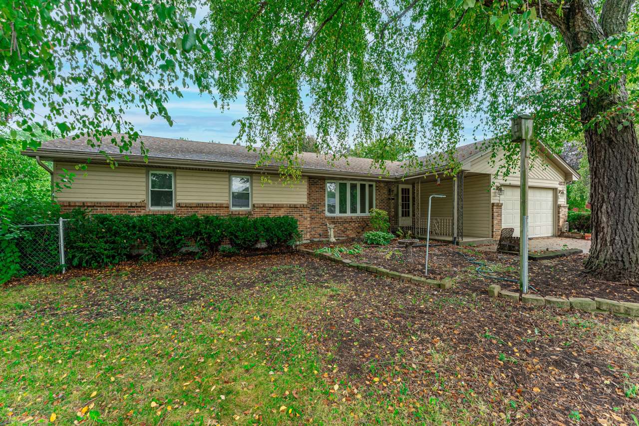 4877 Raymond DR, Belvidere, IL 61008